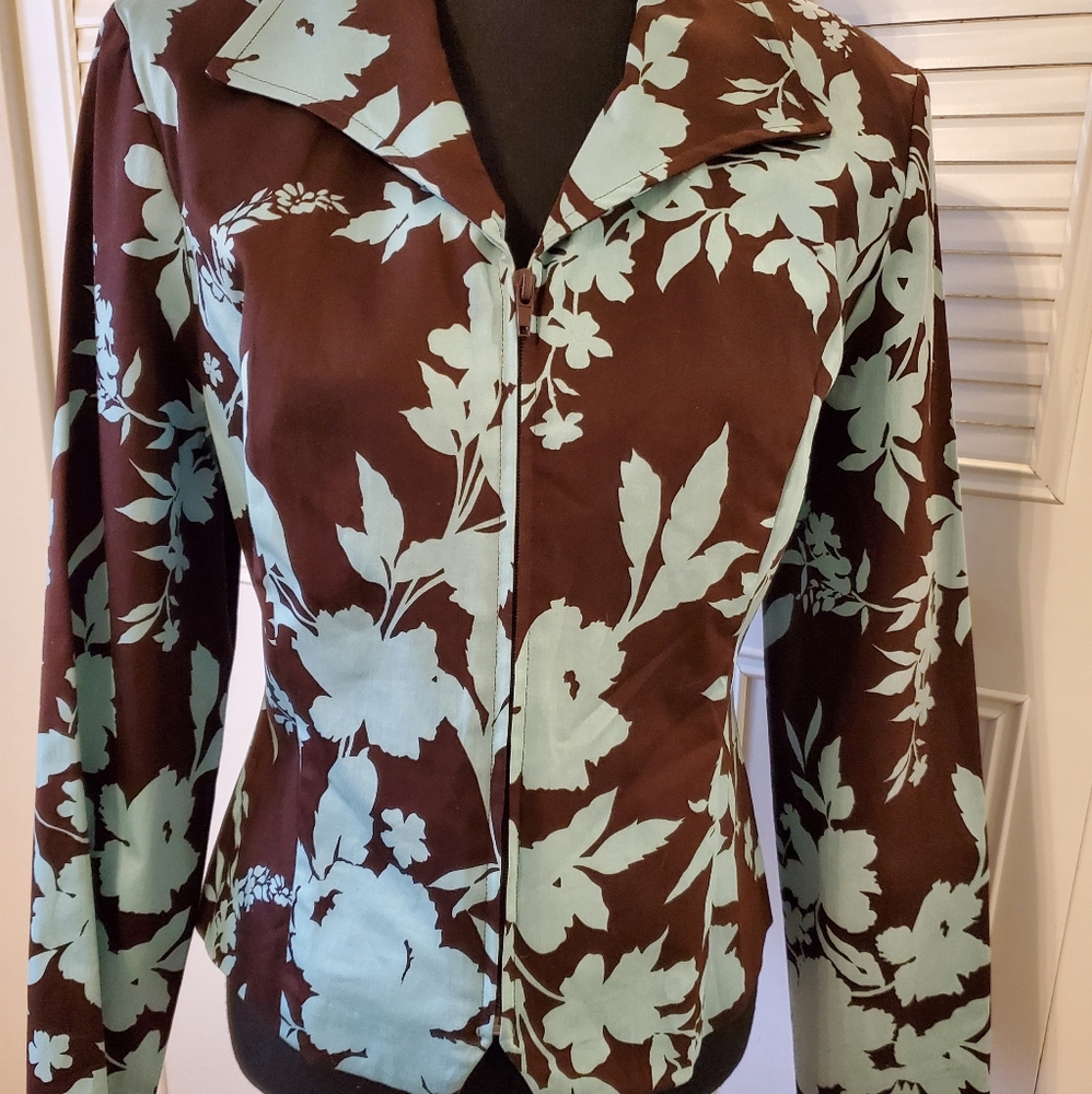 Stylish lightweight jacket